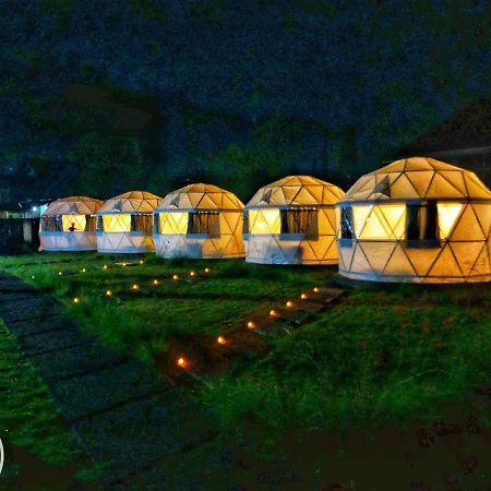 Отель Igloo Glamping Bali Кинтамани Экстерьер фото